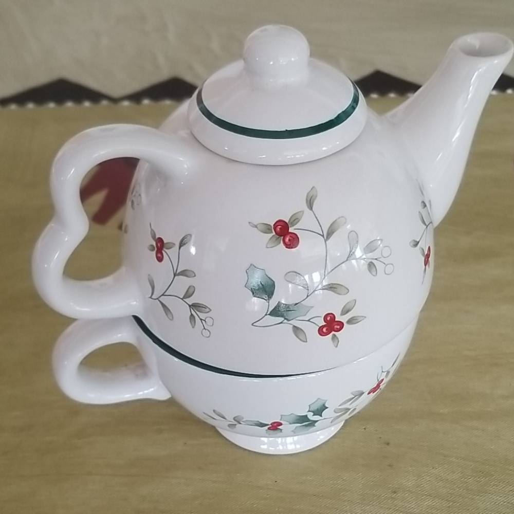 Pfalzgraff Winterberry 3 PC "TEA for One" Tea Set - Picture 1 of 8